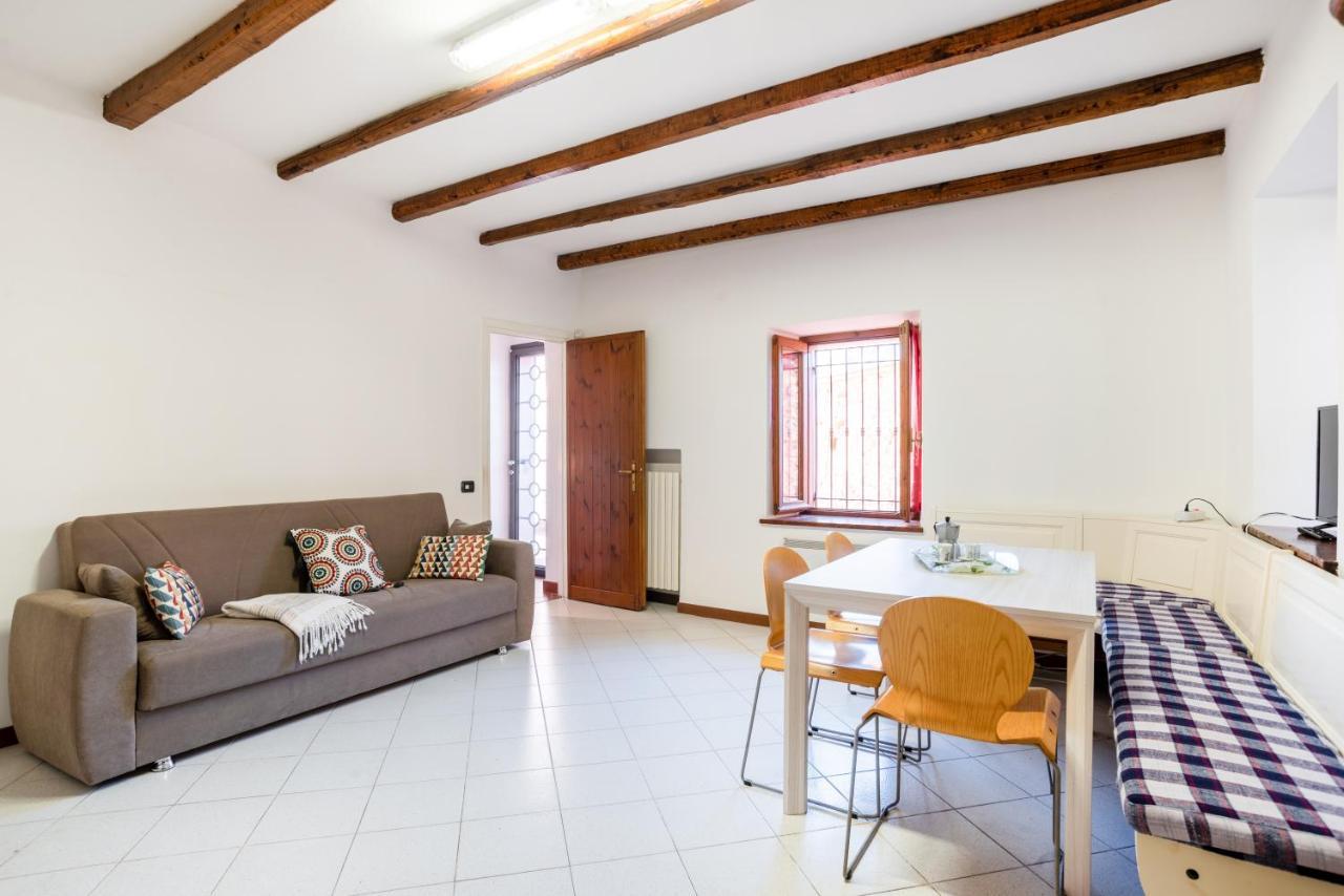 Limonta Lake View Apartment With Private Parking Bagian luar foto
