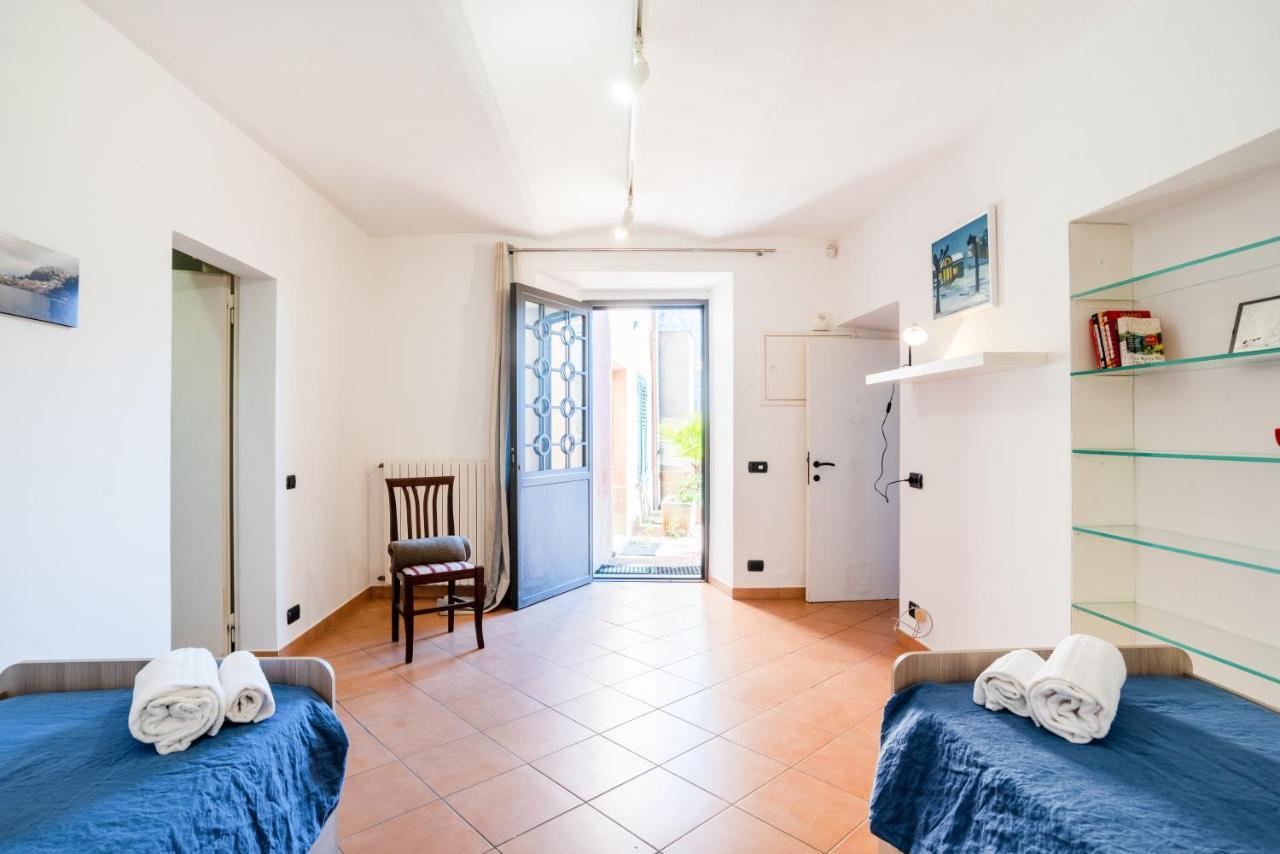 Limonta Lake View Apartment With Private Parking Bagian luar foto